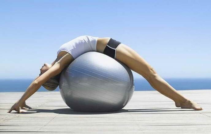 Ejercicios de fitball con osteocondrosis torácica